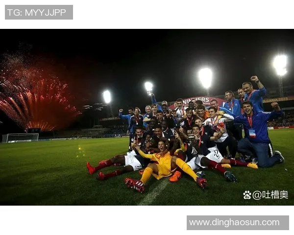 足球明星激情咆哮瞬间集锦视频让你感受赛场热血沸腾的魅力与激情